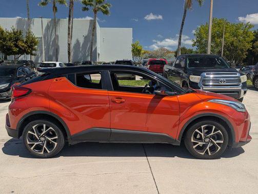 Hot Lava w/Black Roof 2020 Toyota C-HR XLE