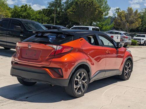 Hot Lava w/Black Roof 2020 Toyota C-HR XLE