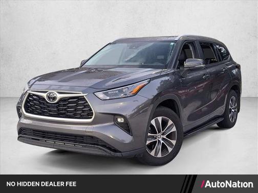 Magnetic Gray Metallic 2024 Toyota Highlander XLE