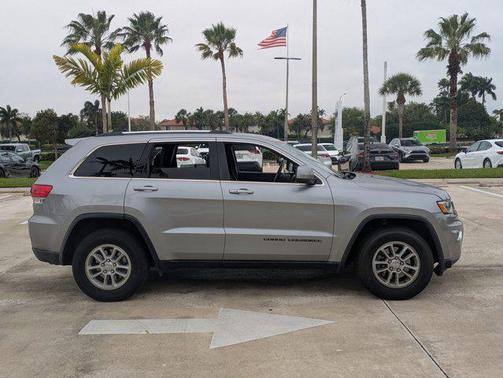 2019 Jeep Grand Cherokee Laredo