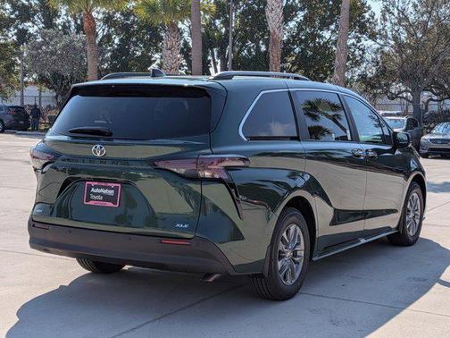 2026 Toyota Sienna XLE