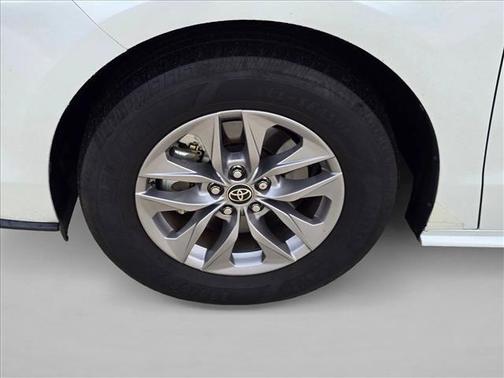 Wind Chill Pearl 2023 Toyota Sienna XLE