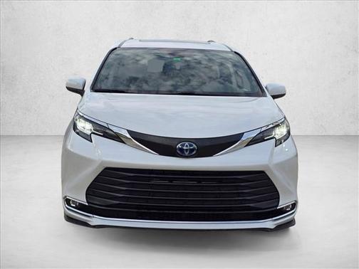 Wind Chill Pearl 2023 Toyota Sienna XLE