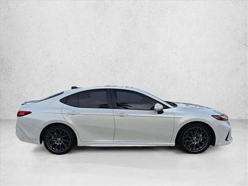 Wind Chill Pearl 2025 Toyota Camry XSE