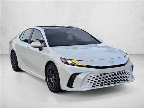 Wind Chill Pearl 2025 Toyota Camry XSE