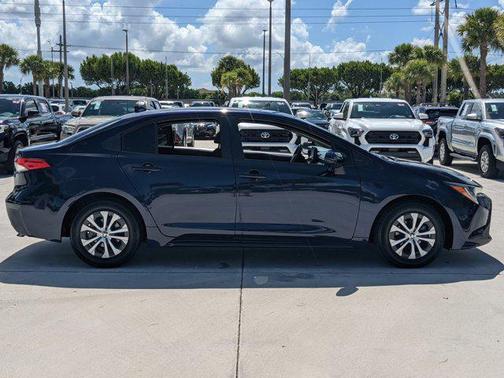 2022 Toyota Corolla Hybrid LE