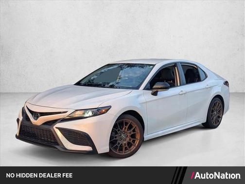 Ice Cap 2023 Toyota Camry SE