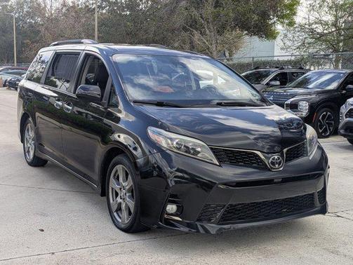 2018 Toyota Sienna SE