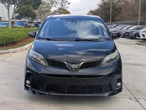 2018 Toyota Sienna SE
