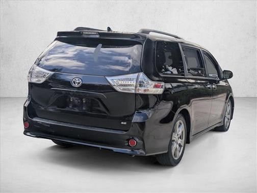 2018 Toyota Sienna SE