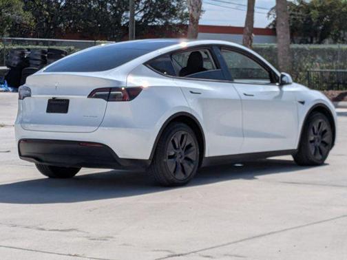 2025 Tesla Model Y Long Range Dual Motor All-Wheel Drive