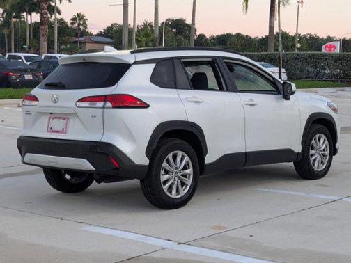 2023 Toyota Corolla Cross LE