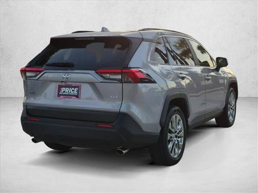 Silver Sky Metallic 2019 Toyota RAV4 XLE Premium