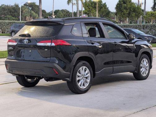 2025 Toyota Corolla Cross LE