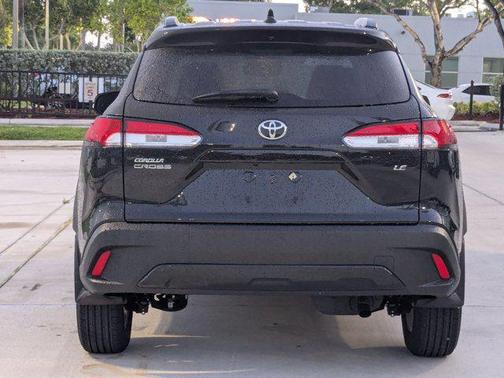 2025 Toyota Corolla Cross LE
