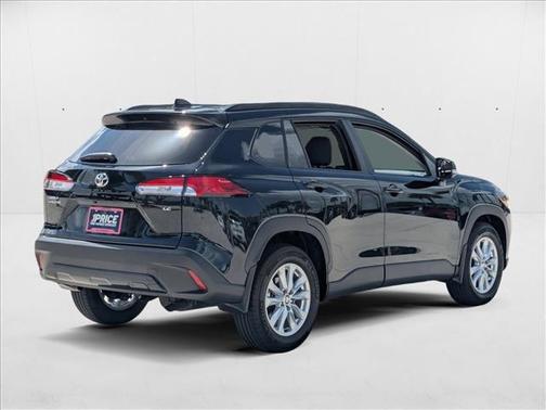 2025 Toyota Corolla Cross LE