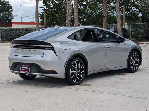 2025 Toyota Prius L