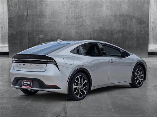 2025 Toyota Prius L