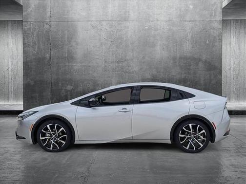 2025 Toyota Prius L