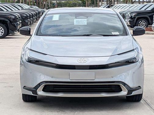 2025 Toyota Prius L