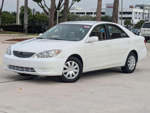 2005 Toyota Camry LE