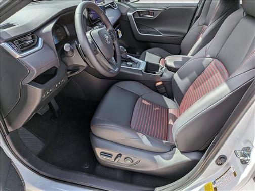 2025 Toyota RAV4 Hybrid SE