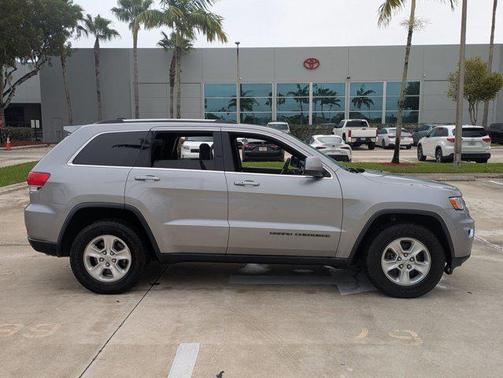 2017 Jeep Grand Cherokee Laredo