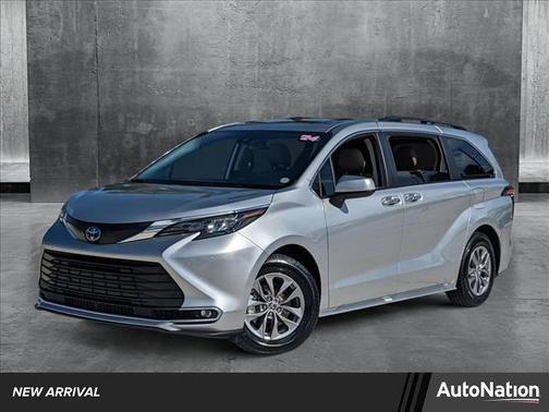 2024 Toyota Sienna XLE 8 Passenger