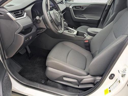 Ice Cap 2025 Toyota RAV4 LE