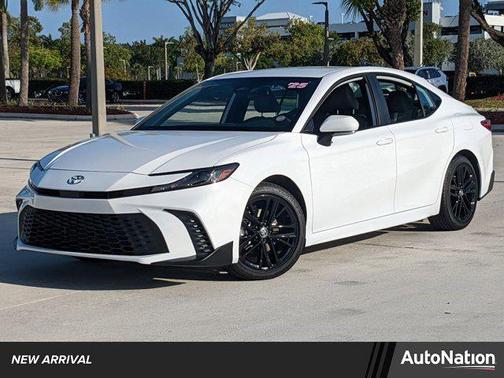 2025 Toyota Camry SE