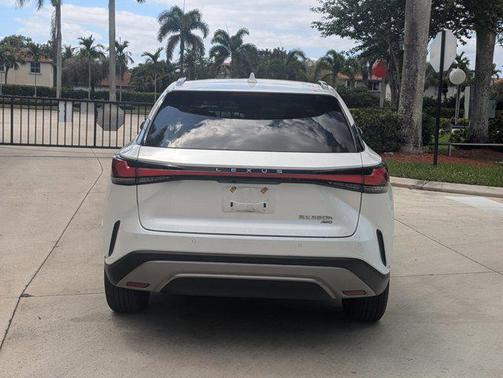 Eminent White Pearl 2023 Lexus RX 350h Luxury