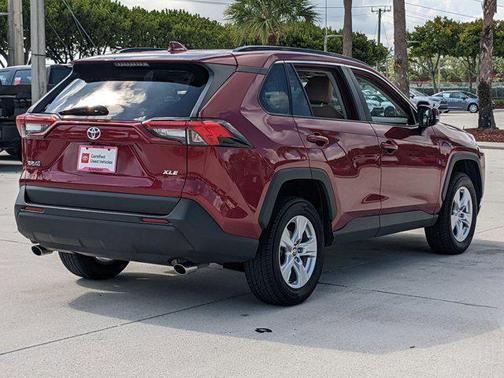 2021 Toyota RAV4 XLE