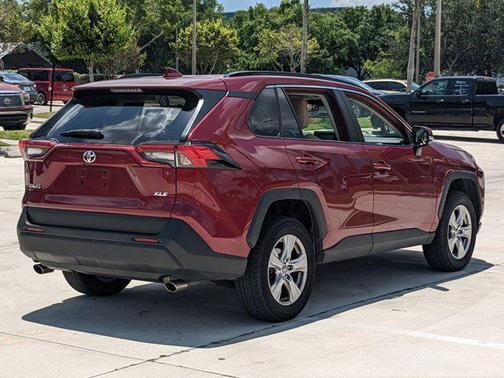 2021 Toyota RAV4 XLE