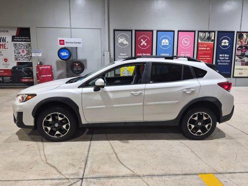 Crystal White Pearl 2018 Subaru Crosstrek 2.0i Premium