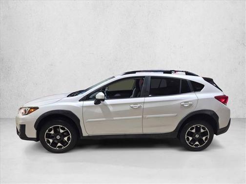 Crystal White Pearl 2018 Subaru Crosstrek 2.0i Premium