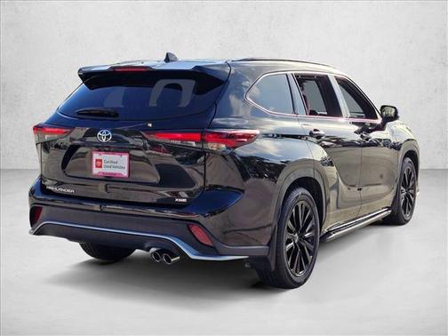 Midnight Black Metallic 2024 Toyota Highlander XSE