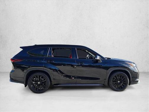 Midnight Black Metallic 2024 Toyota Highlander XSE