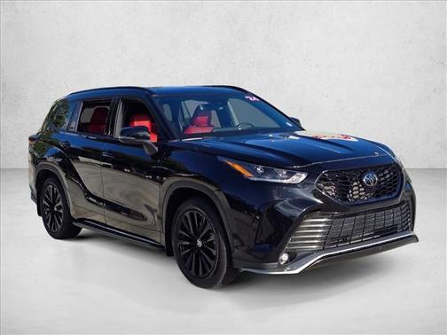 Midnight Black Metallic 2024 Toyota Highlander XSE
