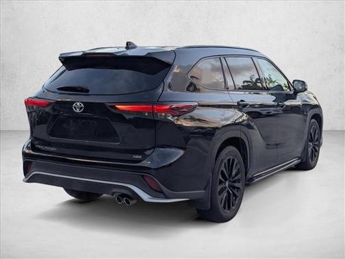 Midnight Black Metallic 2024 Toyota Highlander XSE