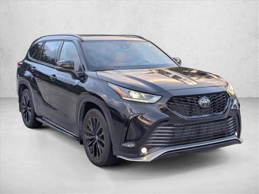 Midnight Black Metallic 2024 Toyota Highlander XSE