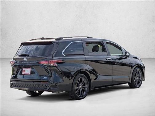 2023 Toyota Sienna XSE 7 Passenger