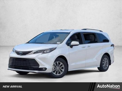 2025 Toyota Sienna XLE