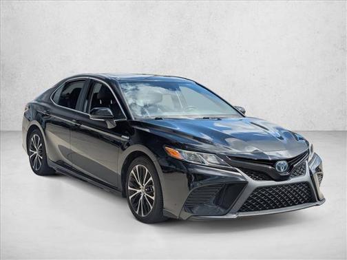 2019 Toyota Camry Hybrid SE