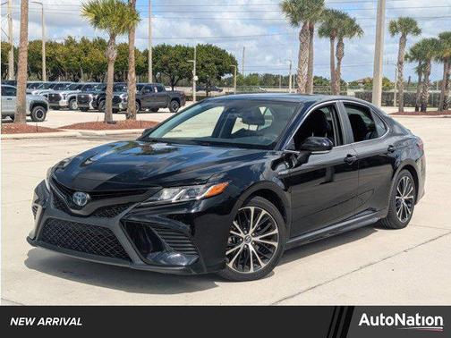 2019 Toyota Camry Hybrid SE