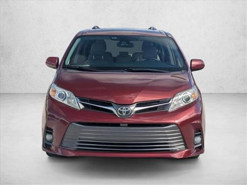2018 Toyota Sienna XLE