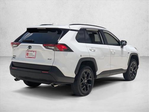 Ice Cap 2025 Toyota RAV4 XLE