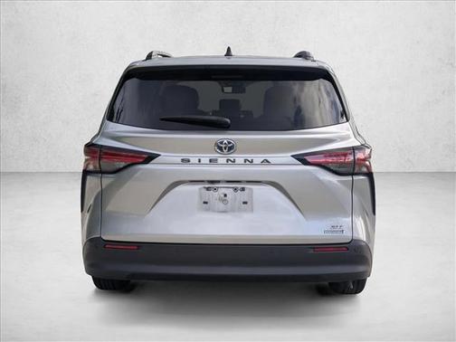Celestial Silver Metallic 2022 Toyota Sienna XLE