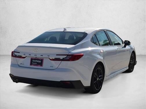 Ice Cap 2026 Toyota Camry SE