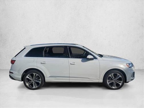 2022 Audi Q7 55 Premium Plus