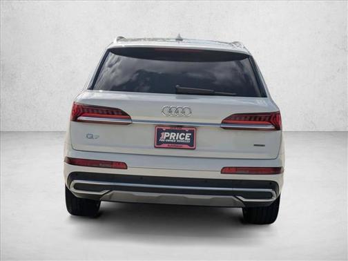 2022 Audi Q7 55 Premium Plus